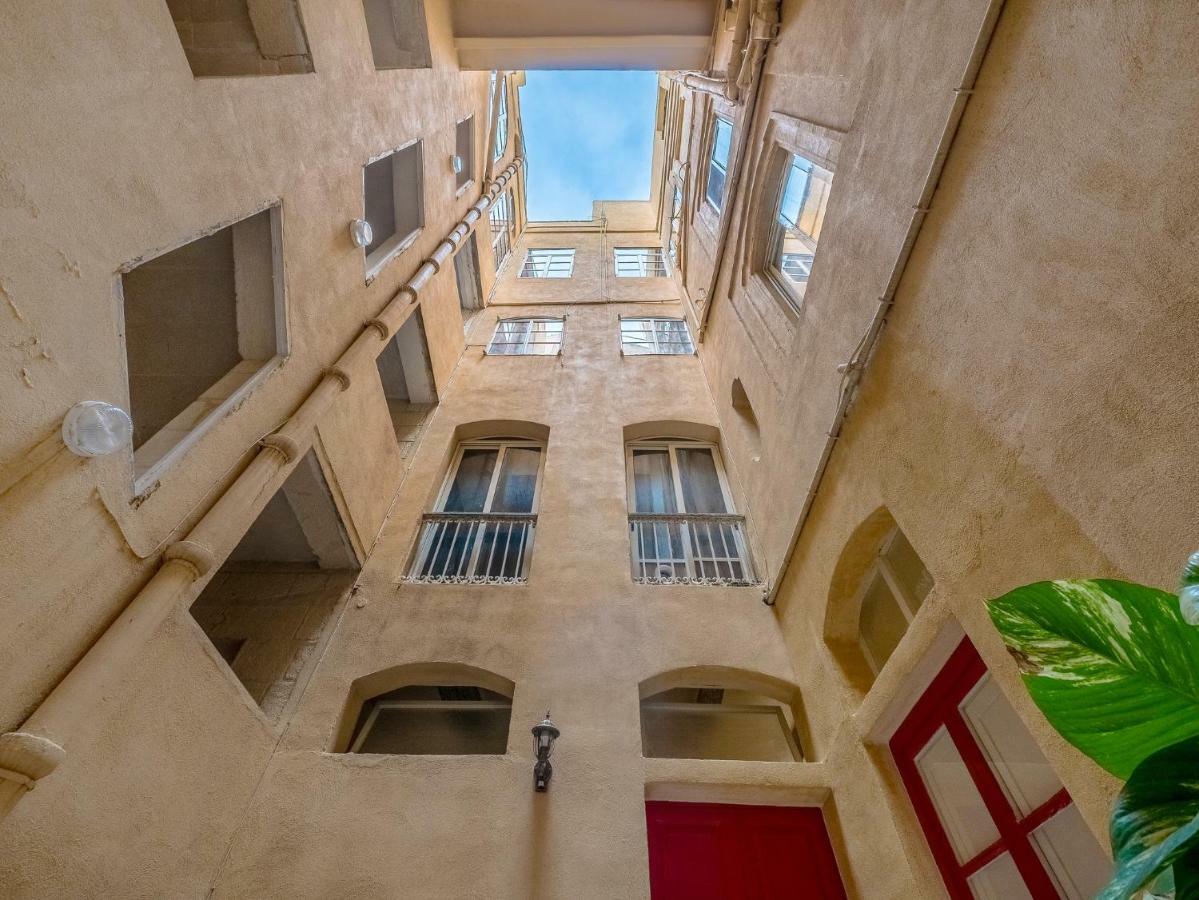 Valletta Main Street Apartment Bagian luar foto